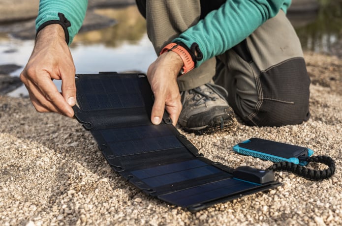 Frost Summits-A waterproof Smart Solar Charger & Power Bank That Works in temperatures as low as -58°F